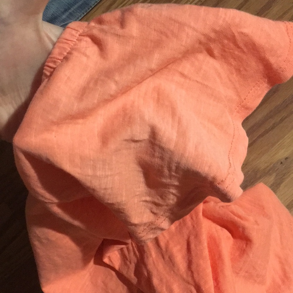 Tops - Picture 3 of 5